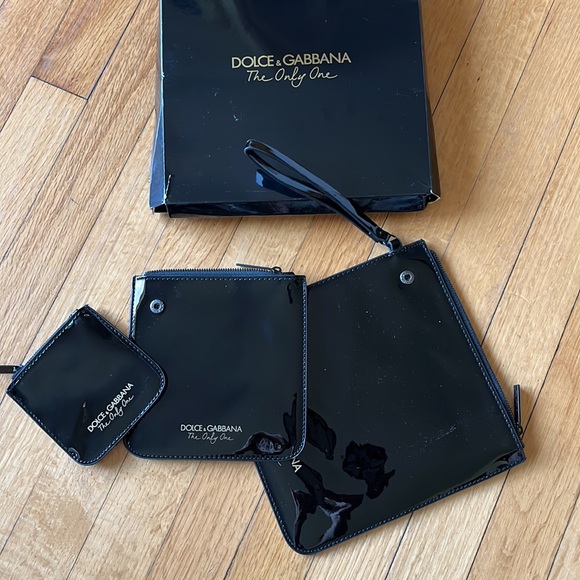 Dolce & Gabbana Three part zipper make-up bag. Black vinyl. - Picture 4 of 8